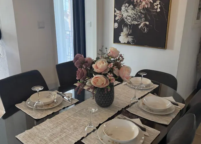 Sunset Hill ברודאריצה